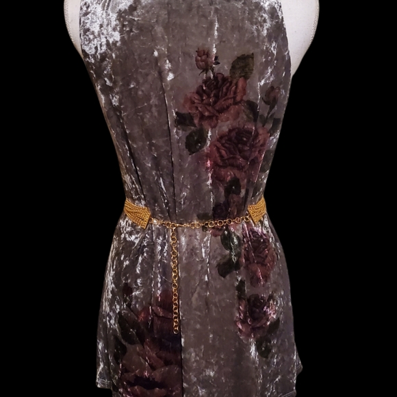 Beautiful Velvet Velour Sleeveless Top, Size M, Soft, luxurious fabric - Picture 4 of 7